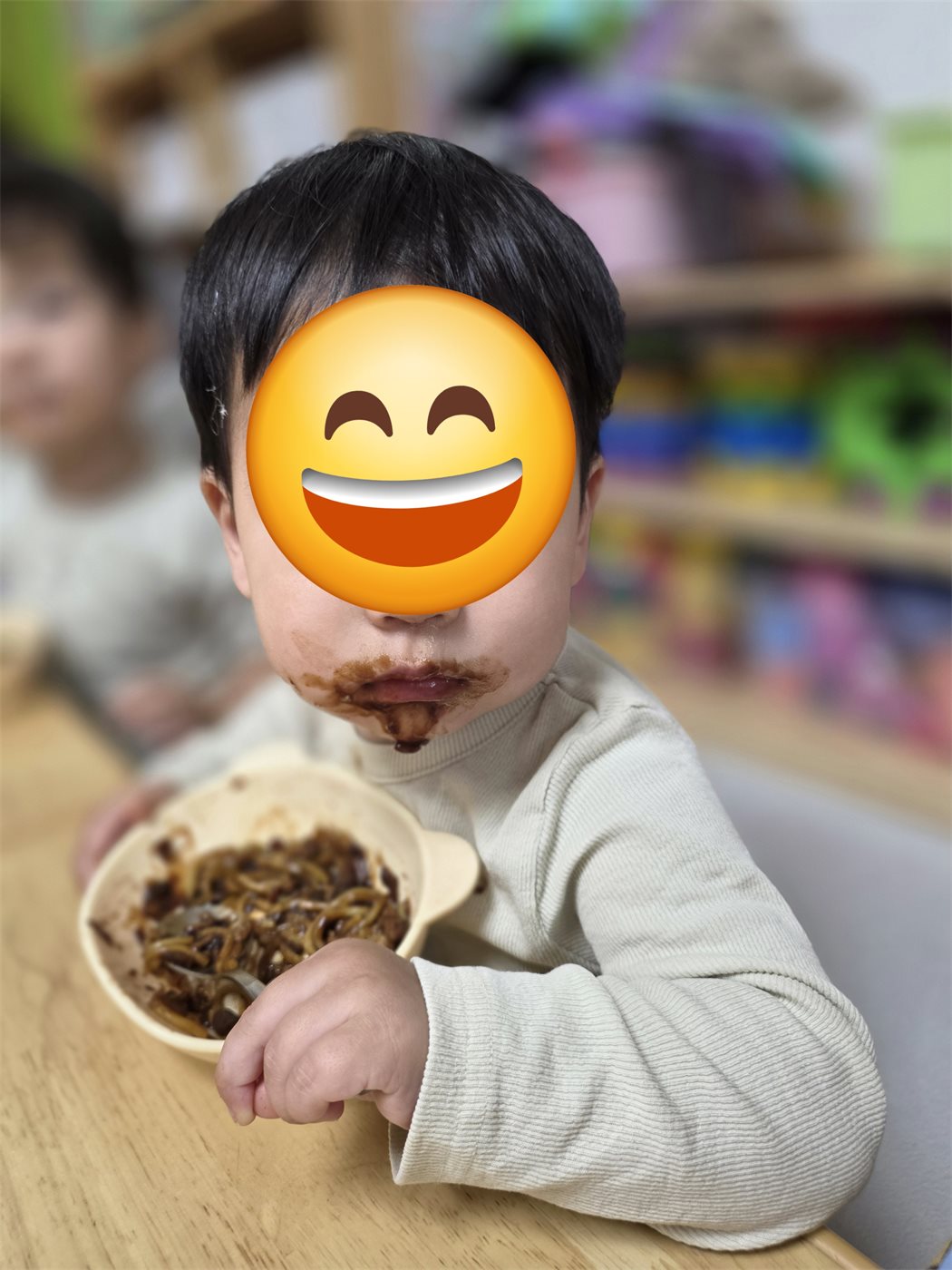 개인정보 보호를 위해 얼굴을 가림 처리한 꼬꼬마어린이집 간식은 너무 맛있어 활동